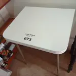 LOTE 073 - 01 MESA DOBRÁVEL (NO ESTADO, NÃO SABEMOS SE FUNCIONA. LEILÃO NÃO TEM GARANTIA E NEM DEVOLUÇÃO).