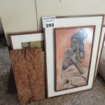LOTE 292 - 05 QUADROS DECORATIVOS E 01 QUADRO ENTALHADO EM MADEIRA (NO ESTADO, NÃO SABEMOS SE FUNCIONA. LEILÃO NÃO TEM GARANTIA E NEM DEVOLUÇÃO).