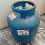 LOTE 157 - 01 BOTIJÃO DE GÁS 13 KG VAZIO (NO ESTADO, NÃO SABEMOS SE FUNCIONA. LEILÃO NÃO TEM GARANTIA E NEM DEVOLUÇÃO).