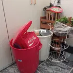 LOTE 158 - 01 LOTE COM FRUTEIRAS E CESTOS DE PLÁSTICO (NO ESTADO, NÃO SABEMOS SE FUNCIONA. LEILÃO NÃO TEM GARANTIA E NEM DEVOLUÇÃO).