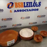 LOTE 190 - 01 LOTE C/PANELAS DE BARRO (NO ESTADO, NÃO SABEMOS SE FUNCIONA. LEILÃO NÃO TEM GARANTIA E NEM DEVOLUÇÃO).
