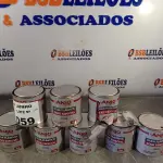 LOTE 059 - 08 LATAS DE COLA PLÁSTICA ANJO. (NO ESTADO, LEILÃO NÃO TEM GARANTIA E NEM DEVOLUÇÃO, SUJEITO A POSSÍVEIS AVARIAS VISÍVEIS/OCULTAS E/OU AUSÊNCIA DE COMPONENTES).