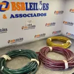 LOTE 031 - 03 ROLOS DE MANGUEIRA DE LED CORES DIVERSAS. (NO ESTADO, LEILÃO NÃO TEM GARANTIA E NEM DEVOLUÇÃO, SUJEITO A POSSÍVEIS AVARIAS VISÍVEIS/OCULTAS E/OU AUSÊNCIA DE COMPONENTES).