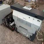 LOTE 197 - 02 IMPRESSORAS, TONERR E 01 SWITCH (NO ESTADO, NÃO SABEMOS SE FUNCIONA. LEILÃO NÃO TEM GARANTIA E NEM DEVOLUÇÃO).