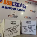 LOTE 010 - 02 CAIXAS COM BISNAGAS DE SILICONE ACÉTICO TRANSPARENTE 50G. (NO ESTADO, LEILÃO NÃO TEM GARANTIA E NEM DEVOLUÇÃO, SUJEITO A POSSÍVEIS AVARIAS VISÍVEIS/OCULTAS E/OU AUSÊNCIA DE COMPONENTES).