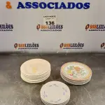 LOTE 136 - 14 PRATOS PARA SOBREMESA (NO ESTADO, NÃO SABEMOS SE FUNCIONA. LEILÃO NÃO TEM GARANTIA E NEM DEVOLUÇÃO).