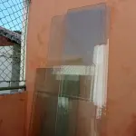 LOTE 265 - 01 LOTE COM PLACAS EM VIDRO (NO ESTADO, NÃO SABEMOS SE FUNCIONA. LEILÃO NÃO TEM GARANTIA E NEM DEVOLUÇÃO).