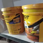 LOTE 209 - 02 BALDES DE VEDALIT, ADITIVO PLASTIFICANTE CONCENTRADO PARA CONCRETO E ARGAMASSAS 18L. (NO ESTADO, LEILÃO NÃO TEM GARANTIA E NEM DEVOLUÇÃO, SUJEITO A POSSÍVEIS AVARIAS VISÍVEIS/OCULTAS E/OU AUSÊNCIA DE COMPONENTES).