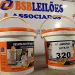 LOTE 320 - 02 BALDES DE DESMOLDANTE PARA FORMAS. (NO ESTADO, LEILÃO NÃO TEM GARANTIA E NEM DEVOLUÇÃO, SUJEITO A POSSÍVEIS AVARIAS VISÍVEIS/OCULTAS E/OU AUSÊNCIA DE COMPONENTES).