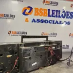 LOTE 175 - 01 MICRO SYSTEM MARCA SONY E 01 MOTO RÁDIO MARCA SATÉLITE. (NO ESTADO, LEILÃO NÃO TEM GARANTIA E NEM DEVOLUÇÃO, SUJEITO A POSSÍVEIS AVARIAS VISÍVEIS/OCULTAS E/OU AUSÊNCIA DE COMPONENTES).