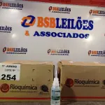 LOTE 254 - 02 CAIXAS COM BISNAGAS DE ÁLCOOL ETÍLICO HIDRATADO 70% ANTISSÉPTICO DE MÃOS 30 UNIDADES CADA. (NO ESTADO, LEILÃO NÃO TEM GARANTIA E NEM DEVOLUÇÃO, SUJEITO A POSSÍVEIS AVARIAS VISÍVEIS/OCULTAS E/OU AUSÊNCIA DE COMPONENTES).