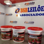 LOTE 094 - 04 BALDES DE DRYKOVEDA, ADITIVO IMPERMEABILIZANTE PARA CONCRETO E ARGAMASSAS 3,6L. (NO ESTADO, LEILÃO NÃO TEM GARANTIA E NEM DEVOLUÇÃO, SUJEITO A POSSÍVEIS AVARIAS VISÍVEIS/OCULTAS E/OU AUSÊNCIA DE COMPONENTES).