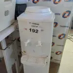 LOTE 192 - 01 BEBEDOURO PARA GARRAFÃO MARCA EGE 220V. (NO ESTADO, LEILÃO NÃO TEM GARANTIA E NEM DEVOLUÇÃO, SUJEITO A POSSÍVEIS AVARIAS VISÍVEIS/OCULTAS E/OU AUSÊNCIA DE COMPONENTES).