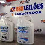 LOTE 165 - 10 LITROS DE HIPOCLORITO DE SÓDIO 12%. (NO ESTADO, LEILÃO NÃO TEM GARANTIA E NEM DEVOLUÇÃO, SUJEITO A POSSÍVEIS AVARIAS VISÍVEIS/OCULTAS E/OU AUSÊNCIA DE COMPONENTES).