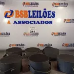 LOTE 241 - 06 ALTO-FALANTES COM SUPORTE DE FERRO. (NO ESTADO, LEILÃO NÃO TEM GARANTIA E NEM DEVOLUÇÃO, SUJEITO A POSSÍVEIS AVARIAS VISÍVEIS/OCULTAS E/OU AUSÊNCIA DE COMPONENTES).