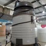 LOTE 130 - 01 ASPIRADOR DE PÓ MARCA PROSDÓCIMO HIDRO VAC A20 INCOMPLETO. (NO ESTADO, LEILÃO NÃO TEM GARANTIA E NEM DEVOLUÇÃO, SUJEITO A POSSÍVEIS AVARIAS VISÍVEIS/OCULTAS E/OU AUSÊNCIA DE COMPONENTES).