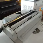 LOTE 109 - 01 MÁQUINA DE ESCREVER ELÉTRICA MARCA FACIT. (NO ESTADO, LEILÃO NÃO TEM GARANTIA E NEM DEVOLUÇÃO, SUJEITO A POSSÍVEIS AVARIAS VISÍVEIS/OCULTAS E/OU AUSÊNCIA DE COMPONENTES).