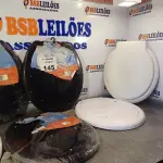 LOTE 145 - 01 LOTE COM VÁRIOS ASSENTOS PARA VASO SANITÁRIO MARCAS E MODELOS DIVERSOS. (NO ESTADO, LEILÃO NÃO TEM GARANTIA E NEM DEVOLUÇÃO, SUJEITO A POSSÍVEIS AVARIAS VISÍVEIS/OCULTAS E/OU AUSÊNCIA DE COMPONENTES).