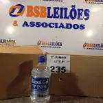 LOTE 235 - 02 CAIXAS COM ÁLCOOL EM GEL 70º INPM COM HIDRATANTE 440G 12 1UNIDADES CADA. (NO ESTADO, LEILÃO NÃO TEM GARANTIA E NEM DEVOLUÇÃO, SUJEITO A POSSÍVEIS AVARIAS VISÍVEIS/OCULTAS E/OU AUSÊNCIA DE COMPONENTES).