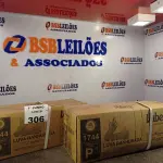 LOTE 306 - 02 CAIXAS COM LUVAS RANHURADA DE LÁTEX TAMANHO P 7” COM 36 PACOTES. (NO ESTADO, LEILÃO NÃO TEM GARANTIA E NEM DEVOLUÇÃO, SUJEITO A POSSÍVEIS AVARIAS VISÍVEIS/OCULTAS E/OU AUSÊNCIA DE COMPONENTES).