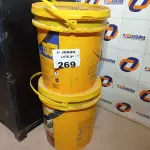 LOTE 269 - 02 BALDES DE VEDALIT, ADITIVO PLASTIFICANTE CONCENTRADO PARA CONCRETO E ARGAMASSAS 18L. (NO ESTADO, LEILÃO NÃO TEM GARANTIA E NEM DEVOLUÇÃO, SUJEITO A POSSÍVEIS AVARIAS VISÍVEIS/OCULTAS E/OU AUSÊNCIA DE COMPONENTES).