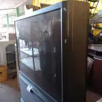 LOTE 354 - 01 TV SONY BIVOLT. (NO ESTADO, LEILÃO NÃO TEM GARANTIA E NEM DEVOLUÇÃO, SUJEITO A POSSÍVEIS AVARIAS VISÍVEIS/OCULTAS E/OU AUSÊNCIA DE COMPONENTES).