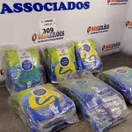 LOTE 309 - 06 PACOTES DE LUVAS DE LÁTEX SILVER SENDO: 03 TAMANHO “G” E 03 TAMANHO “P”. (NO ESTADO, LEILÃO NÃO TEM GARANTIA E NEM DEVOLUÇÃO, SUJEITO A POSSÍVEIS AVARIAS VISÍVEIS/OCULTAS E/OU AUSÊNCIA DE COMPONENTES).
