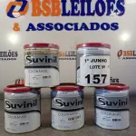LOTE 157 - 05 LATAS DE COLORANTE SUVINIL 900ML. (NO ESTADO, LEILÃO NÃO TEM GARANTIA E NEM DEVOLUÇÃO, SUJEITO A POSSÍVEIS AVARIAS VISÍVEIS/OCULTAS E/OU AUSÊNCIA DE COMPONENTES).