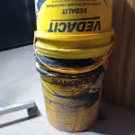 LOTE 216 - 01 BALDE DE VEDACIT BIANCO E 01 BALDE DE VEDALIT. (NO ESTADO, LEILÃO NÃO TEM GARANTIA E NEM DEVOLUÇÃO, SUJEITO A POSSÍVEIS AVARIAS VISÍVEIS/OCULTAS E/OU AUSÊNCIA DE COMPONENTES).