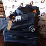 LOTE 390 - 02 BOLSAS E 02 MALAS DE VIAGEM. (NO ESTADO, LEILÃO NÃO TEM GARANTIA E NEM DEVOLUÇÃO, SUJEITO A POSSÍVEIS AVARIAS VISÍVEIS/OCULTAS E/OU AUSÊNCIA DE COMPONENTES).