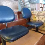 LOTE 370 - 01 LONGARINA DE 02 LUGARES. (NO ESTADO, LEILÃO NÃO TEM GARANTIA E NEM DEVOLUÇÃO, SUJEITO A POSSÍVEIS AVARIAS VISÍVEIS/OCULTAS E/OU AUSÊNCIA DE COMPONENTES).