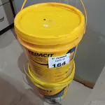 LOTE 164 - 01 BALDE DE MASSA ASFÁLTICA E 01 BALDE DE VEDALIT 18L. (NO ESTADO, LEILÃO NÃO TEM GARANTIA E NEM DEVOLUÇÃO, SUJEITO A POSSÍVEIS AVARIAS VISÍVEIS/OCULTAS E/OU AUSÊNCIA DE COMPONENTES).