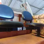 LOTE 370 - 01 LONGARINA DE 02 LUGARES. (NO ESTADO, LEILÃO NÃO TEM GARANTIA E NEM DEVOLUÇÃO, SUJEITO A POSSÍVEIS AVARIAS VISÍVEIS/OCULTAS E/OU AUSÊNCIA DE COMPONENTES).