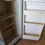LOTE 348 - 01 GELADEIRA MARCA PROSDÓCIMO 220V. (NO ESTADO, LEILÃO NÃO TEM GARANTIA E NEM DEVOLUÇÃO, SUJEITO A POSSÍVEIS AVARIAS VISÍVEIS/OCULTAS E/OU AUSÊNCIA DE COMPONENTES).