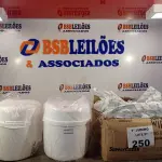 LOTE 250 - 02 FRASQUEIRAS SUPPLY CLEAN COM 04 REFIS. (NO ESTADO, LEILÃO NÃO TEM GARANTIA E NEM DEVOLUÇÃO, SUJEITO A POSSÍVEIS AVARIAS VISÍVEIS/OCULTAS E/OU AUSÊNCIA DE COMPONENTES).