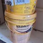 LOTE 200 - 01 BALDE DE ADITIVO IMPERMEABILIZANTE PARA CONCRETOS E ARGAMASSAS E 01 BALDE DE VEDALIT 18L. (NO ESTADO, LEILÃO NÃO TEM GARANTIA E NEM DEVOLUÇÃO, SUJEITO A POSSÍVEIS AVARIAS VISÍVEIS/OCULTAS E/OU AUSÊNCIA DE COMPONENTES).