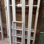 LOTE 388 - 01 CAMA BELICHE EM METAL SEM OS TRADO E COLCHÃO. (NO ESTADO, LEILÃO NÃO TEM GARANTIA E NEM DEVOLUÇÃO, SUJEITO A POSSÍVEIS AVARIAS VISÍVEIS/OCULTAS E/OU AUSÊNCIA DE COMPONENTES).