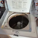 LOTE 286 - 01 MÁQUINA DE LAVAR ROUPAS. (NO ESTADO, LEILÃO NÃO TEM GARANTIA E NEM DEVOLUÇÃO, SUJEITO A POSSÍVEIS AVARIAS VISÍVEIS/OCULTAS E/OU AUSÊNCIA DE COMPONENTES).