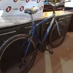 LOTE 362 - 01 BICICLETA MARCA CALOI ARO26. (NO ESTADO, LEILÃO NÃO TEM GARANTIA E NEM DEVOLUÇÃO, SUJEITO A POSSÍVEIS AVARIAS VISÍVEIS/OCULTAS E/OU AUSÊNCIA DE COMPONENTES).