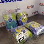 LOTE 257 - 06 PACOTES DE LUVAS DE LÁTEX SILVER SENDO: 04 TAMANHO “G” E 02 TAMANHO “P”. (NO ESTADO, LEILÃO NÃO TEM GARANTIA E NEM DEVOLUÇÃO, SUJEITO A POSSÍVEIS AVARIAS VISÍVEIS/OCULTAS E/OU AUSÊNCIA DE COMPONENTES).