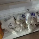 LOTE 213 - 15 PARES DE BOTINAS EM PVC NA COR BRANCA Nº34, 01 NÚMERO 36. (NO ESTADO, LEILÃO NÃO TEM GARANTIA E NEM DEVOLUÇÃO, SUJEITO A POSSÍVEIS AVARIAS VISÍVEIS/OCULTAS E/OU AUSÊNCIA DE COMPONENTES).
