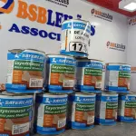 LOTE 170 - 10 LATAS DE MASSA PARA MADEIRA SAYERLACK CORES DIVERSAS 1,5KG. (NO ESTADO, LEILÃO NÃO TEM GARANTIA E NEM DEVOLUÇÃO, SUJEITO A POSSÍVEIS AVARIAS VISÍVEIS/OCULTAS E/OU AUSÊNCIA DE COMPONENTES).