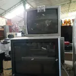 LOTE 338 - 03 TV’S DE TUBO MARCAS E MODELOS DIVERSOS. (NO ESTADO, LEILÃO NÃO TEM GARANTIA E NEM DEVOLUÇÃO, SUJEITO A POSSÍVEIS AVARIAS VISÍVEIS/OCULTAS E/OU AUSÊNCIA DE COMPONENTES).