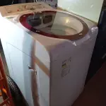 LOTE 226 - 01 MÁQUINA DE LAVAR MARCA BRASTEMP 11KG 220V. (NO ESTADO, LEILÃO NÃO TEM GARANTIA E NEM DEVOLUÇÃO, SUJEITO A POSSÍVEIS AVARIAS VISÍVEIS/OCULTAS E/OU AUSÊNCIA DE COMPONENTES).