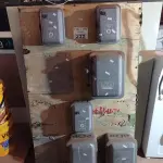 LOTE 232 - 01 QUADRO ELÉTRICO ANTIGO. (NO ESTADO, LEILÃO NÃO TEM GARANTIA E NEM DEVOLUÇÃO, SUJEITO A POSSÍVEIS AVARIAS VISÍVEIS/OCULTAS E/OU AUSÊNCIA DE COMPONENTES).