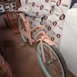 LOTE 294 - 01 BICICLETA ARO 26 VINTAGE. (NO ESTADO, LEILÃO NÃO TEM GARANTIA E NEM DEVOLUÇÃO, SUJEITO A POSSÍVEIS AVARIAS VISÍVEIS/OCULTAS E/OU AUSÊNCIA DE COMPONENTES).