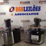 LOTE 335 - 02 JUICER MARCAS E MODELOS DIVERSOS. (NO ESTADO, LEILÃO NÃO TEM GARANTIA E NEM DEVOLUÇÃO, SUJEITO A POSSÍVEIS AVARIAS VISÍVEIS/OCULTAS E/OU AUSÊNCIA DE COMPONENTES).