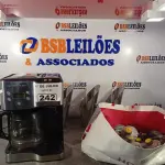 LOTE 242 - 01 CAFETEIRA, 03 DOSADORES E VÁRIOS REGISTROS DE GÁS MARCAS E MODELOS DIVERSOS. (NO ESTADO, LEILÃO NÃO TEM GARANTIA E NEM DEVOLUÇÃO, SUJEITO A POSSÍVEIS AVARIAS VISÍVEIS/OCULTAS E/OU AUSÊNCIA DE COMPONENTES).