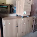 LOTE 453 - 01 ARMÁRIO BAIXO COM 02 PORTAS E 03 GAVETAS E 01 GAVETEIRO COM 02 GAVETAS. (NO ESTADO, LEILÃO NÃO TEM GARANTIA E NEM DEVOLUÇÃO, SUJEITO A POSSÍVEIS AVARIAS VISÍVEIS/OCULTAS E/OU AUSÊNCIA DE COMPONENTES).