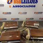 LOTE 332 - 04 APARELHOS DE TELEFONE ANTIGOS. (NO ESTADO, LEILÃO NÃO TEM GARANTIA E NEM DEVOLUÇÃO, SUJEITO A POSSÍVEIS AVARIAS VISÍVEIS/OCULTAS E/OU AUSÊNCIA DE COMPONENTES).